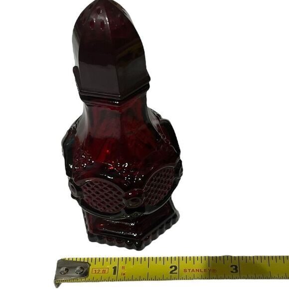 Avon Vintage 1876 Cape Cod Collection Ruby Red Glass Salt Shaker - Picture 6 of 6